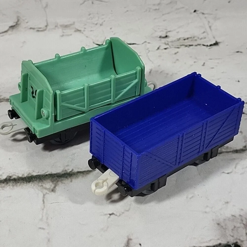 Thomas and Friends Train Track Replacement Cars Lot of 8‎